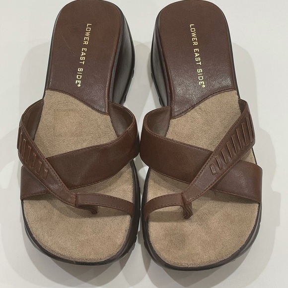 Lower East Side Sandals in a size 7 1/2 - Picture 14 of 17